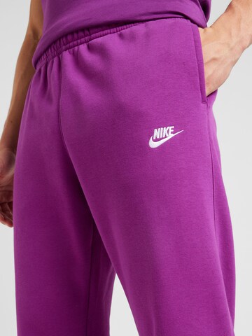 Nike Sportswear Дънки Tapered Leg Панталон 'CLUB FLEECE' в лилав