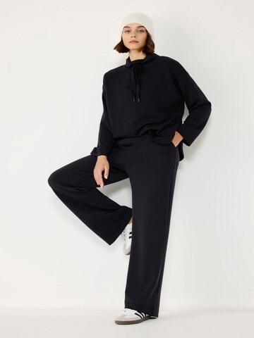No Matter What Wide leg Trousers in Black: front