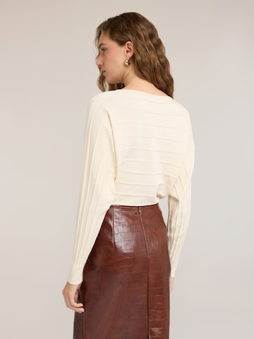 Pull-over MOTIVI en blanc