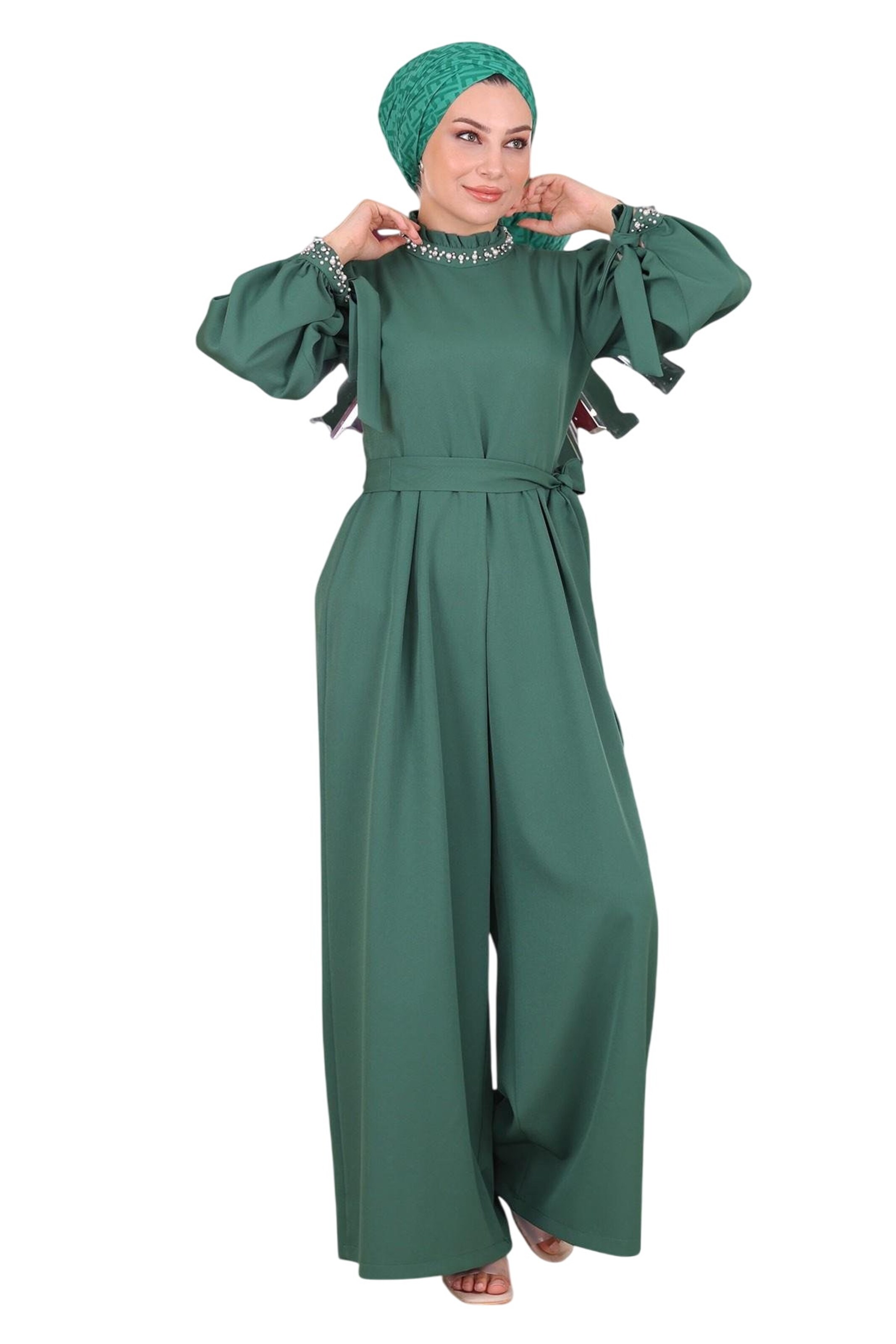 MODAMIHRAM Jumpsuit in Green: front