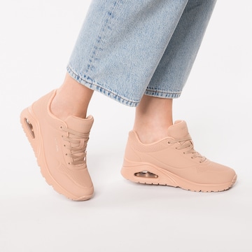 SKECHERS Sneakers laag 'Uno Stand On Air' in Roze