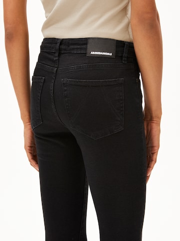 ARMEDANGELS - Skinny Vaquero 'Tillaa' en negro: frente