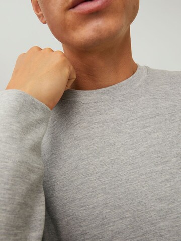 R.D.D. ROYAL DENIM DIVISION Sweatshirt in Grau