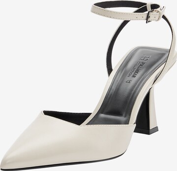 Pull&Bear Pumps in White: front