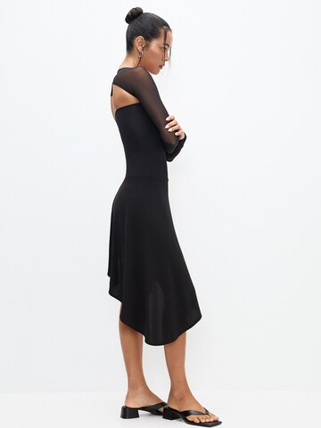 Pull&Bear Kleid in Schwarz