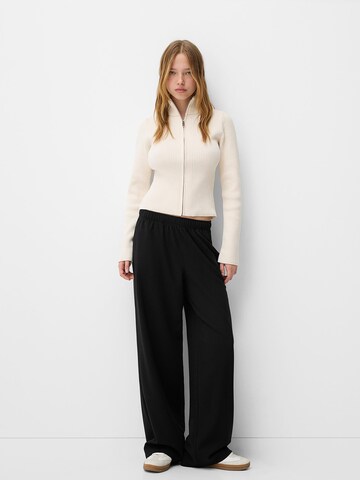 Bershka Wide leg Byxa i svart