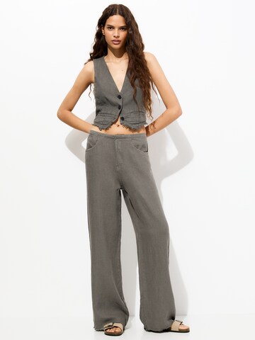 Vestă de la Pull&Bear pe gri