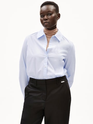 ARMEDANGELS Блуза 'Louilaa' в синьо: отпред