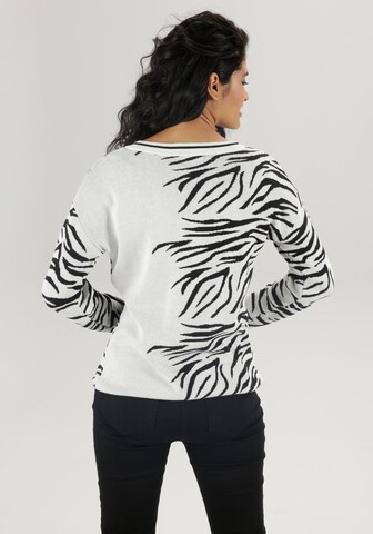 Aniston SELECTED Sweater in White