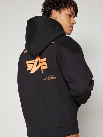 ALPHA INDUSTRIES Μπλούζα φούτερ σε μαύρο