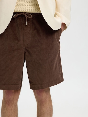 SELECTED - regular Pantalón 'SLHJace' en marrón