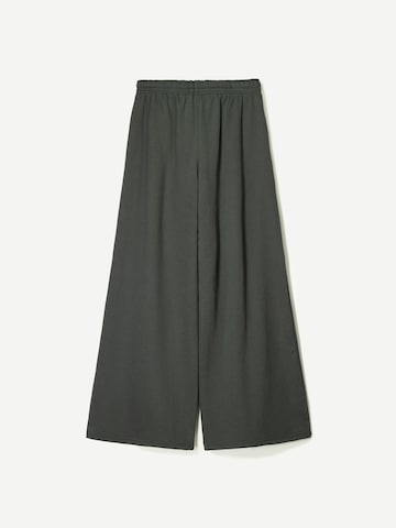 Wide leg Pantaloni de la Bershka pe gri