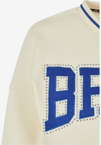 FUBU Sweatshirt 'Crew Rhinestone' i hvid