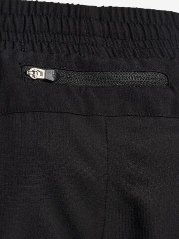 Regular Pantalon de sport 'Dallas' Newline en noir