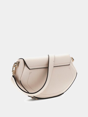 GUESS Umhängetasche 'Amorette' in Beige