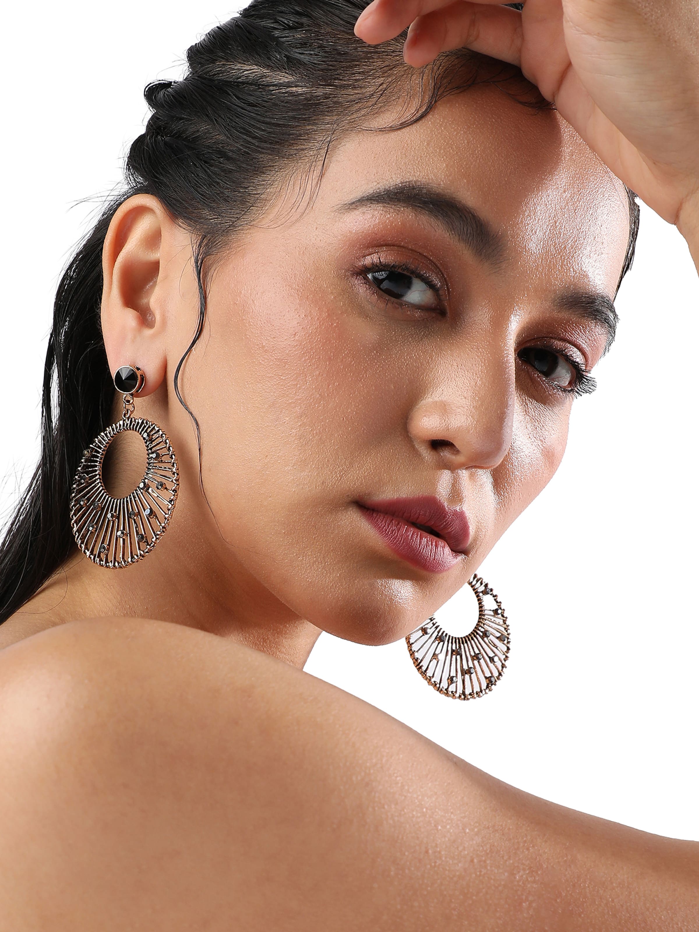 SOHI - Pendientes ' Hemuna ' en oro: frente