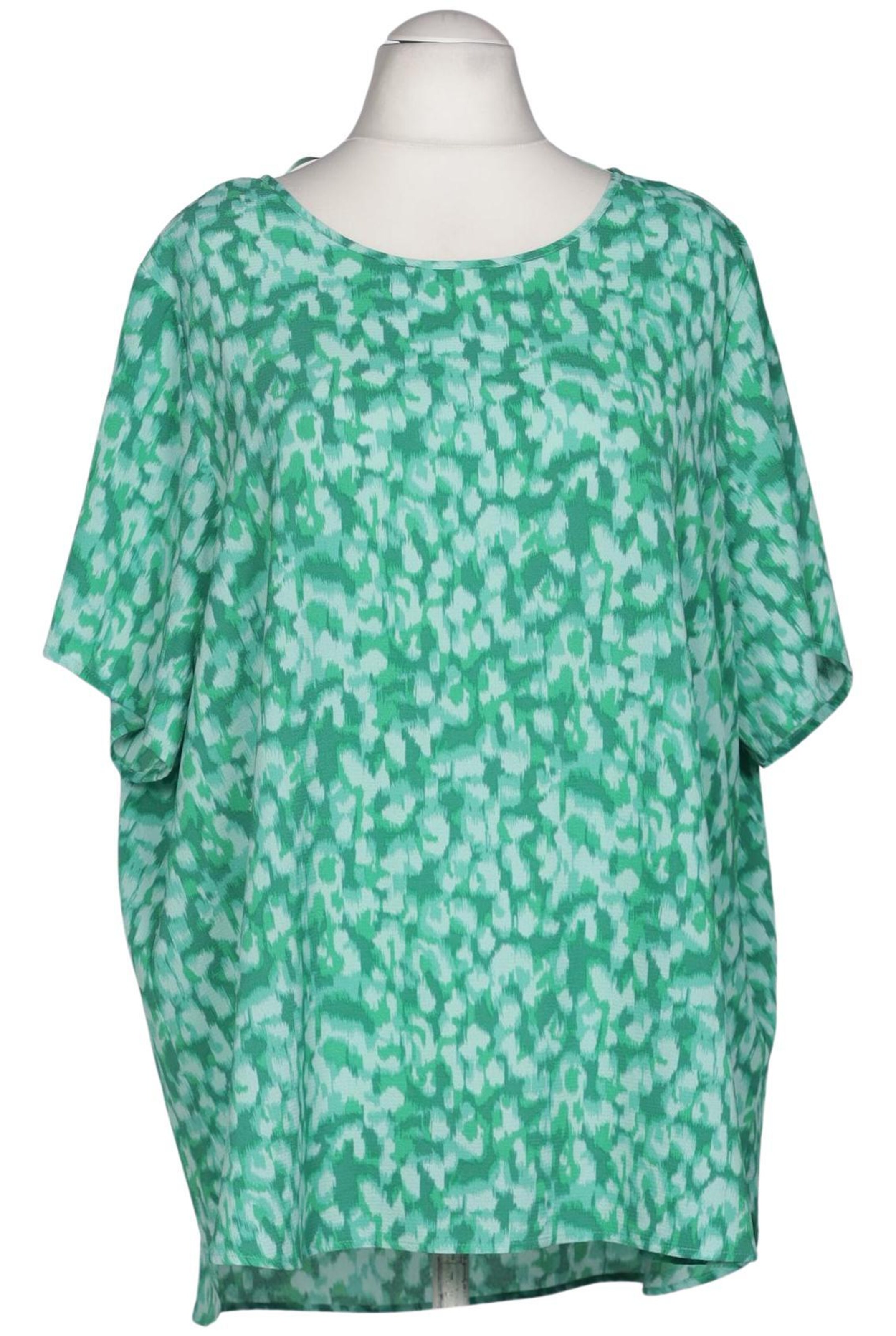 ONLY Carmakoma Blouse & Tunic in 7XL in Green: front