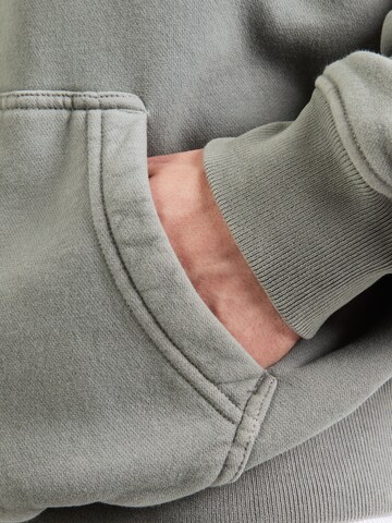 Abercrombie & FitchSweater majica 'ESSENTIAL' - siva boja