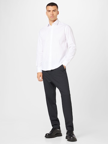 Coupe regular Chemise bugatti en blanc