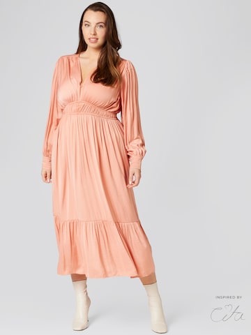 Robe 'Regina' Guido Maria Kretschmer Curvy en rose : devant