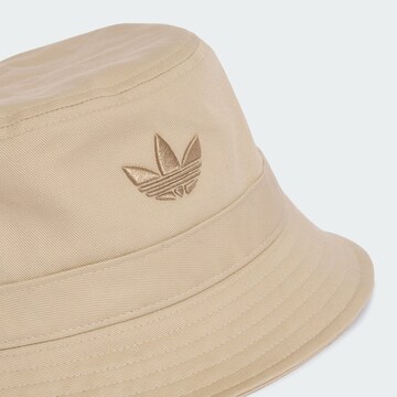 ADIDAS ORIGINALS Hut 'Adicolor Trefoil' in Beige