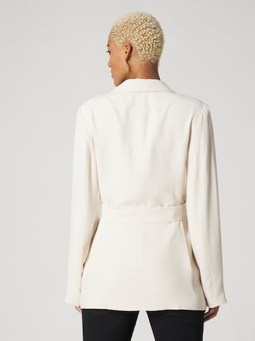 Blazer 'Antonie' A LOT LESS en blanc