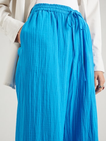 Largi Pantaloni de la TOPSHOP pe albastru