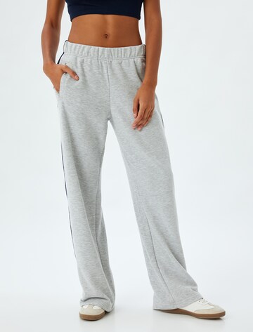 Koton Wide leg Trousers in Grey: front