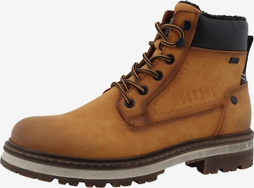 MUSTANG - Botas con cordones 'Merem' en marrón: frente