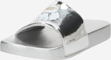 Flip-flops de la Karl Lagerfeld pe argintiu: față