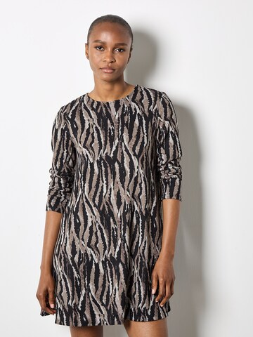 Robe ' ' Apricot en argent : devant