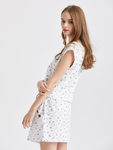 AIKI KEYLOOK Sukienka w kolorze biały