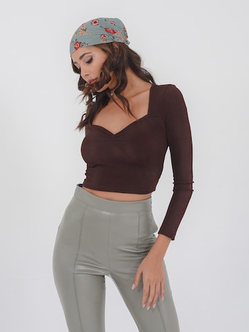 FRESHLIONS Top 'Dagna' in Brown: front