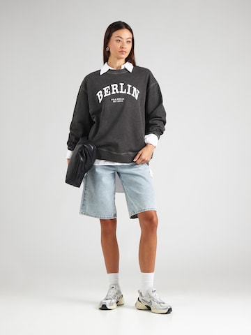 Sweat-shirt 'Berlin' Lala Berlin en noir