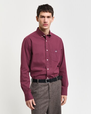 GANT Button Up Shirt in Red: front