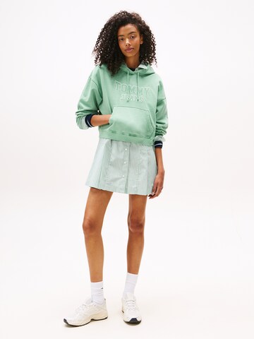 Tommy Jeans Sweatshirt 'VARSITY' in Grün
