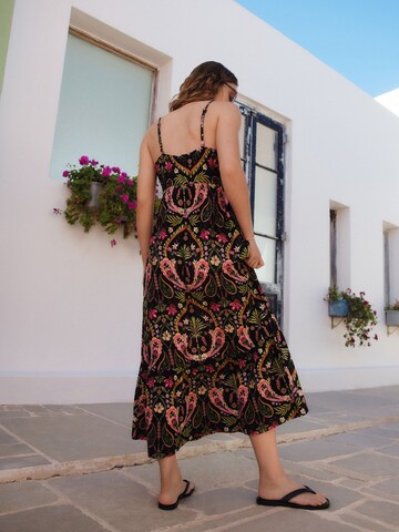 Rochie de la Next pe negru