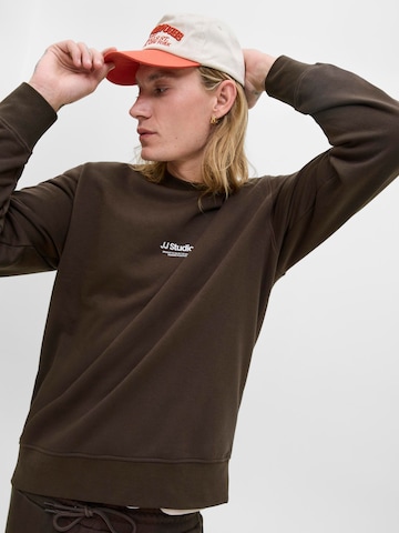 JACK & JONES Sweatshirt 'JJESOHO' in Bruin