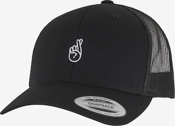 Mister Tee Lippalakki 'Crossed Fingers Handsign' värissä musta: etupuoli