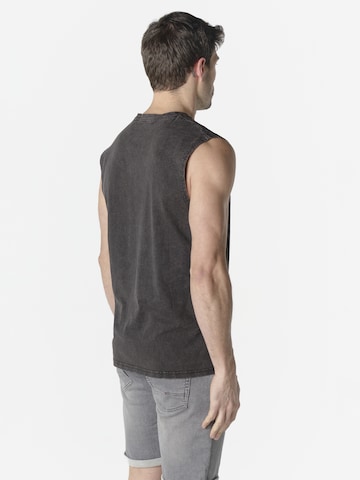 KOROSHI Футболка в Черный