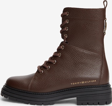 TOMMY HILFIGER Fűzős rövid szárú csizmák - barna: elől