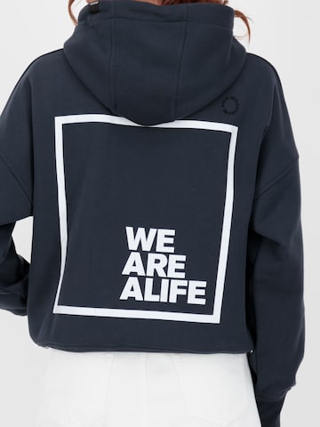 Sweat-shirt 'JessyAK' Alife and Kickin en bleu