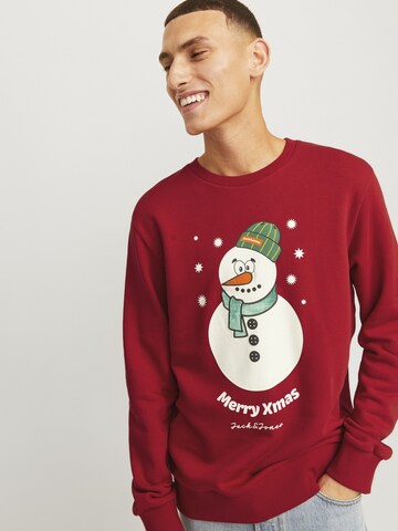Sweat-shirt 'JJXMAS JOLLY' JACK & JONES en rouge