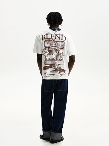 T-Shirt 'COFFEE BEANS' Bershka en blanc : devant