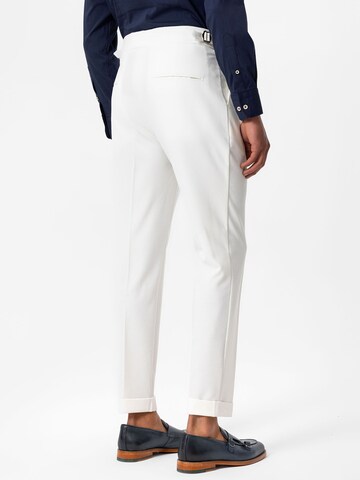 Antioch - Slimfit Pantalón plisado en blanco