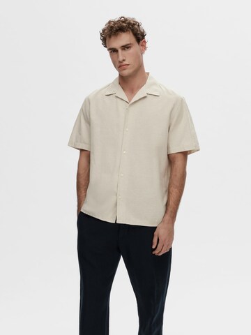 SELECTED HOMME Comfort Fit Πουκάμισο σε μπεζ: μπροστά
