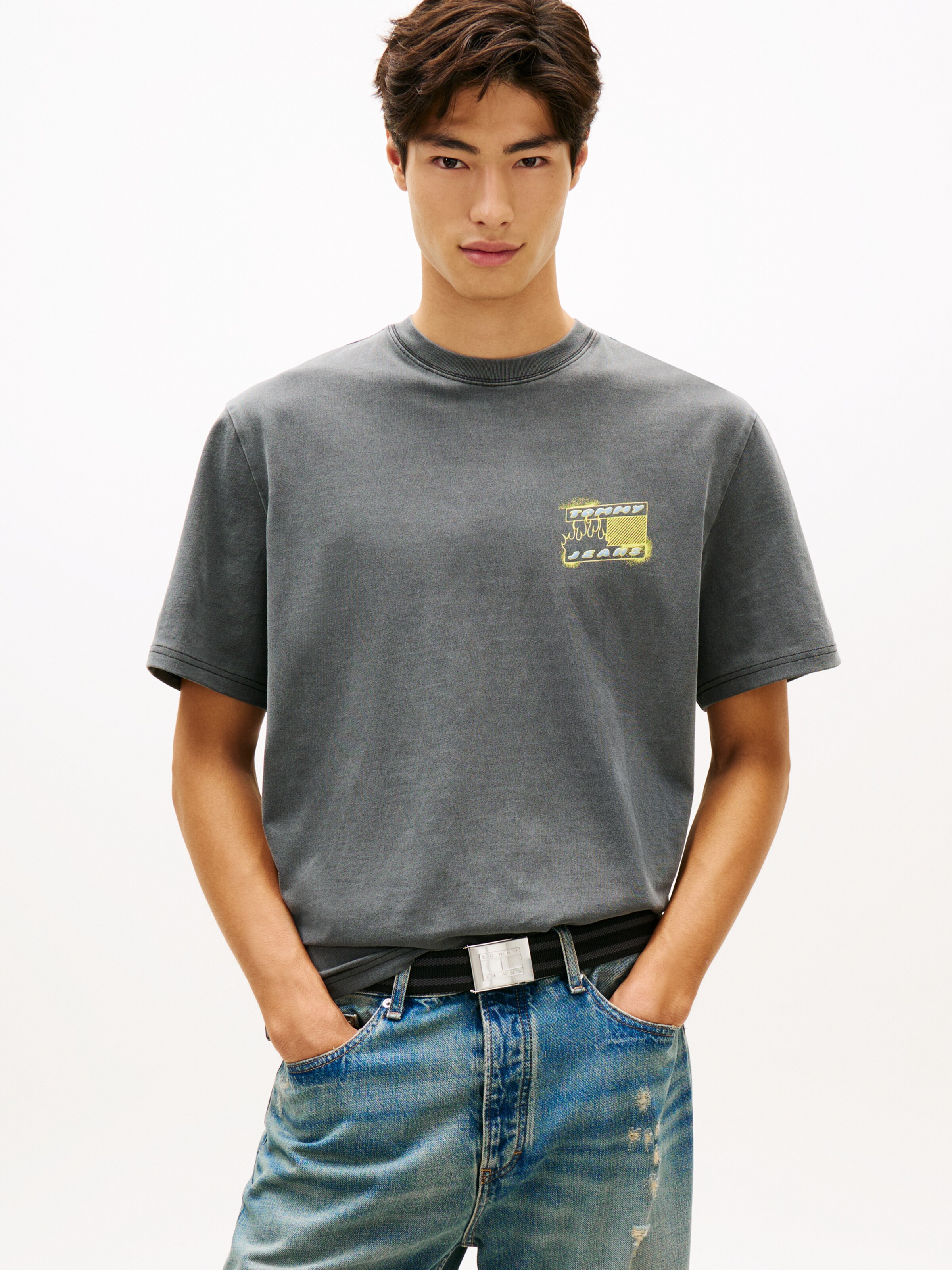 Tommy Jeans Shirt in Grey: front