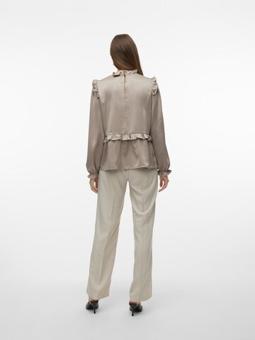 VERO MODA Bluse i grå
