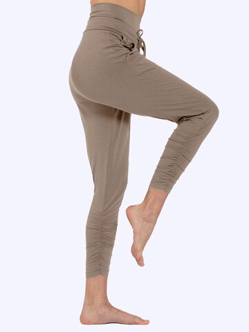 Magadi Regular Sporthose 'Francis' in Beige