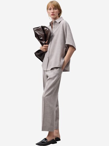 Adolfo Dominguez Regular Hose in Beige